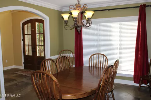 8340 Saddlebrook Trl, Olive Branch, MS 38654 photo 15