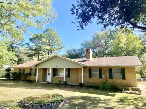 105 Susanne St, Crystal Springs, MS 39059