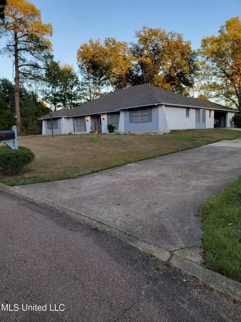 907 Rutherford Dr, Jackson, MS 39206 photo 2