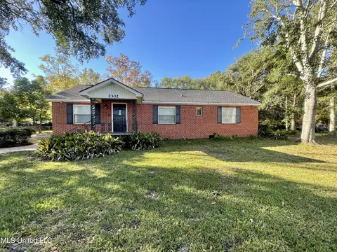 2302 Jefferson Ave, Pascagoula, MS 39567