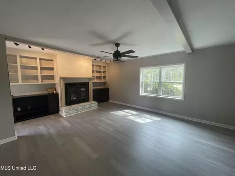 Living - 10011 Road 505, Union, MS 39365 photo 2 of 2