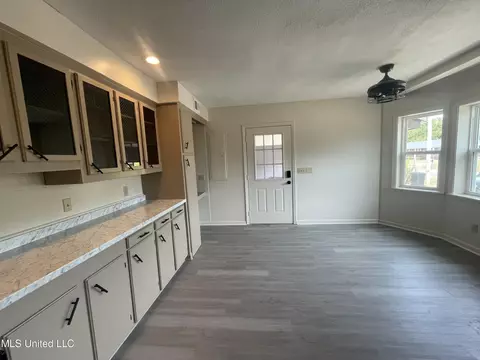 Kitchen - 10011 Road 505, Union, MS 39365 photo 5 of 5