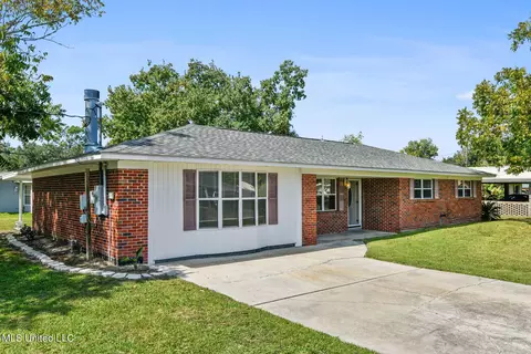 285 N Burk Ave, Long Beach, MS 39560