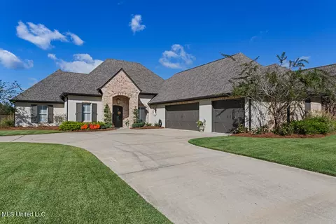 1106 Sapphire Xing, Flowood, MS 39232