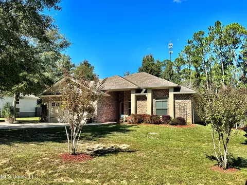 9922 Haiku Ct, Diamondhead, MS 39525