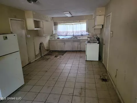 258 Lawrence Rd, Jackson, MS 39206 photo 4