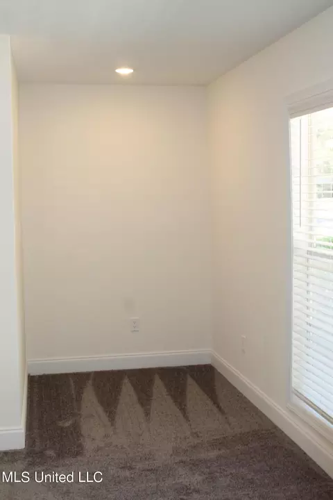 215 Glenside Dr, Jackson, MS 39211 photo 14