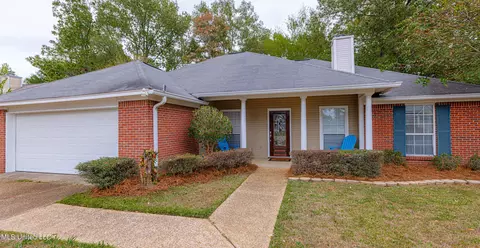 1242 Barnett Bend Dr, Brandon, MS 39047