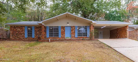 400 Oakhill Cir, Clinton, MS 39056