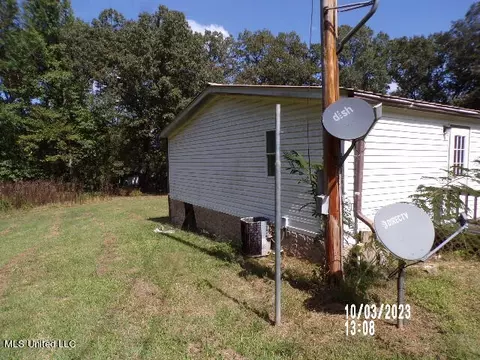 30 Shady Ln, Potts Camp, MS 38659