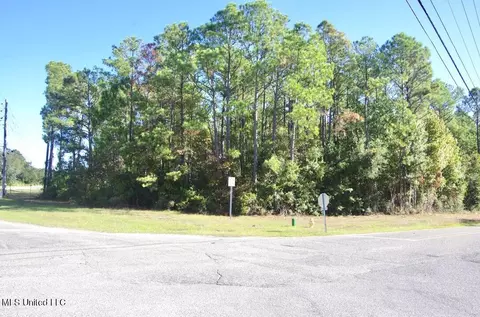 9630 W Oaklawn Rd, Biloxi, MS 39532