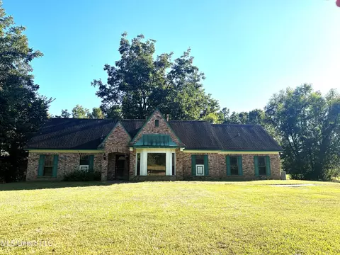 1725 Nottingham Dr, Southaven, MS 38671