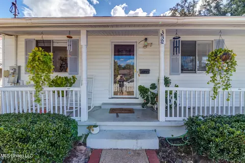 332 East Dr, Biloxi, MS 39531