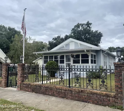 819 Camp Ave, Gulfport, MS 39501