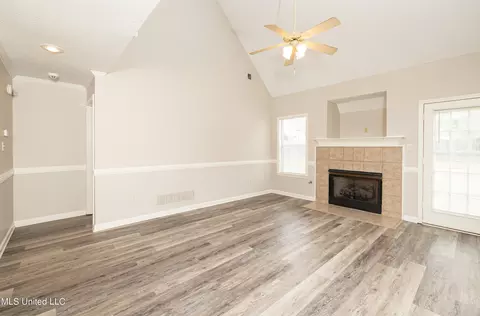 8864 E Bent Grass Loop, Southaven, MS 38671 photo 11