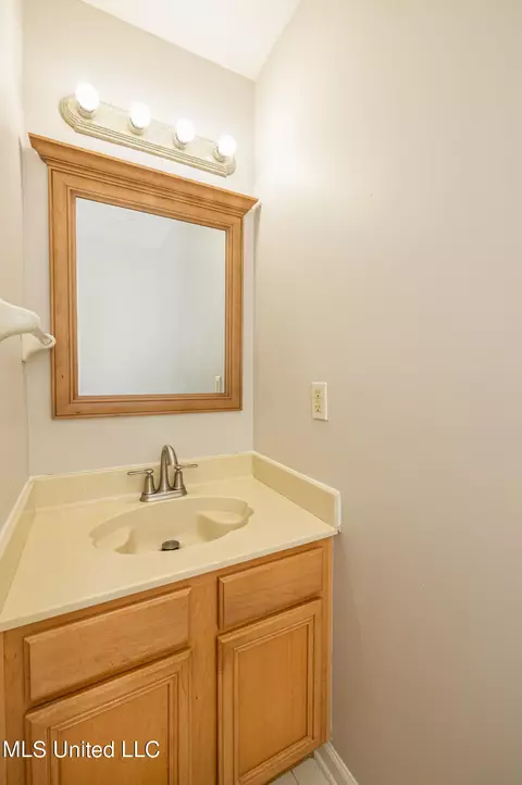 8864 E Bent Grass Loop, Southaven, MS 38671 photo 12