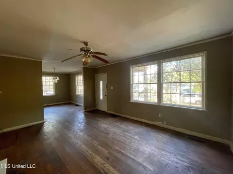 4835 Maplewood Dr, Jackson, MS 39206 photo 3