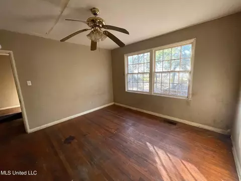 4835 Maplewood Dr, Jackson, MS 39206 photo 5