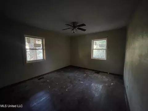 2718 Emerald Dr, Jackson, MS 39212 photo 4