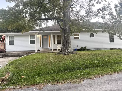 2116 Canty St, Pascagoula, MS 39567