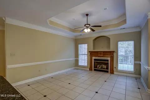 Living - 1133 Greers Landing Dr, Hernando, MS 38632 photo 4 of 9