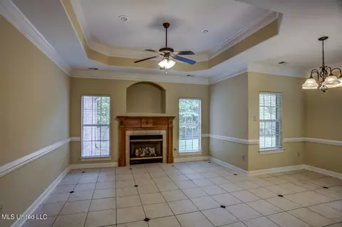Living - 1133 Greers Landing Dr, Hernando, MS 38632 photo 5 of 9