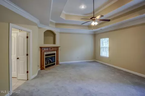 Living - 1133 Greers Landing Dr, Hernando, MS 38632 photo 7 of 9