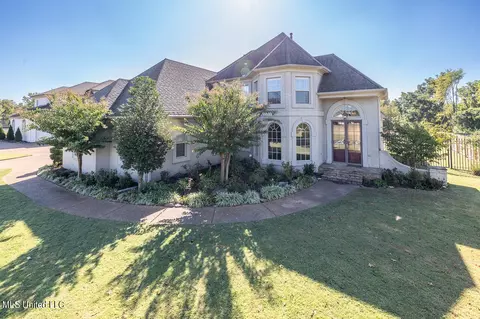 3315 Emery Cir, Nesbit, MS 38651