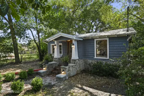 407 W Old Pass Rd, Long Beach, MS 39560