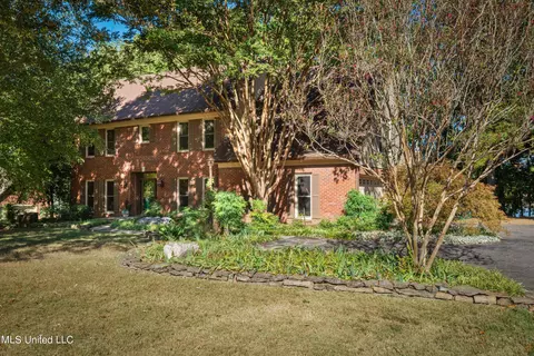 1490 Stonehedge Dr, Southaven, MS 38671