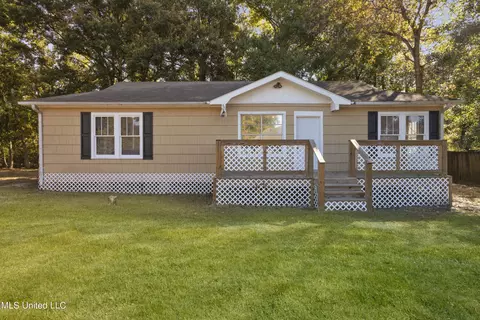 11082 Beverly Rd, D'iberville, MS 39540