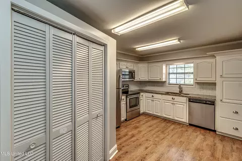1015 Windrose Dr, Brandon, MS 39047 photo 10