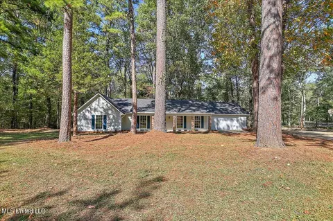 102 Deerfield Pl, Brandon, MS 39042