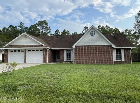 809 Rue De Lasalle St, Waveland, MS 39576