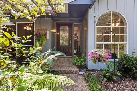6321 Poco Rd, Ocean Springs, MS 39564