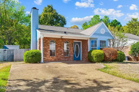 2047 Fox Hill Ln, Byram, MS 39272