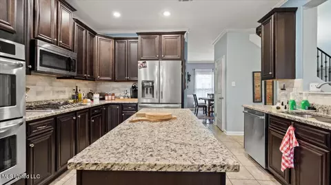 7120 Hawks Crossing Dr, Olive Branch, MS 38654 photo 6