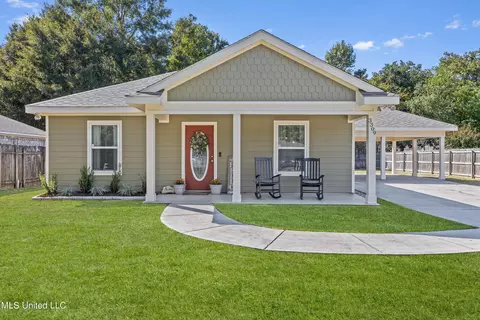 3309 N 3rd St, Ocean Springs, MS 39564
