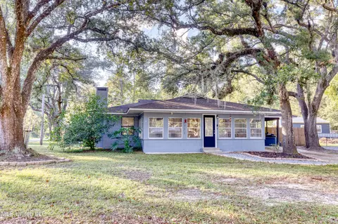 10751 Johns Bayou Cir, Vancleave, MS 39565