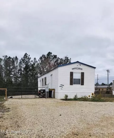 8 Little Beaver Ln, Mchenry, MS 39561