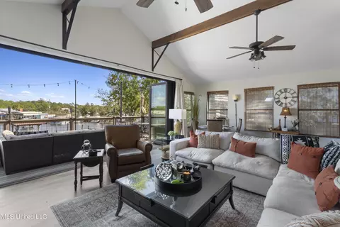9100 W Simmons Cir, Ocean Springs, MS 39564