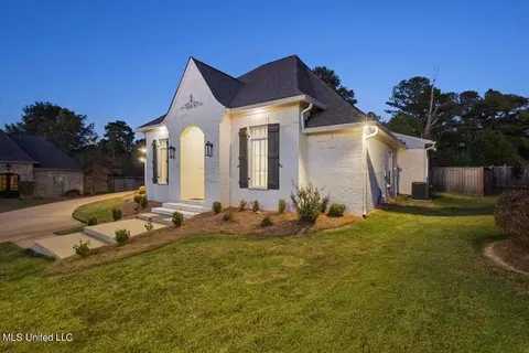 119 Deer Holw, Brandon, MS 39047 photo 2
