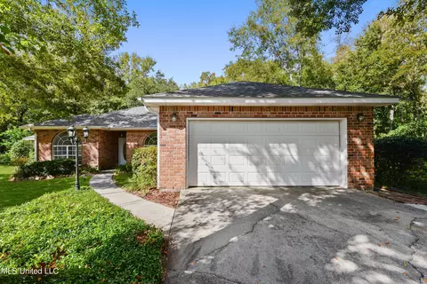 6628 Ahiahi Pl, Diamondhead, MS 39525