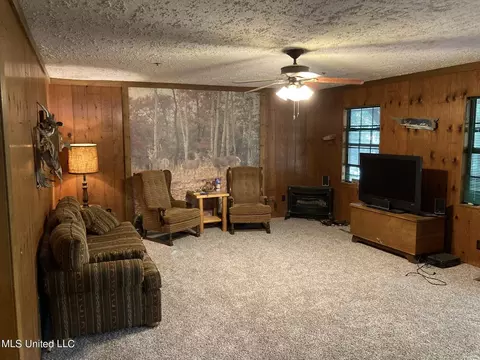 140 County Road 521, Como, MS 38619 photo 4