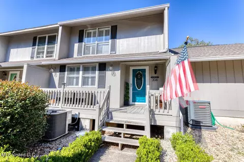 306 Highpoint Dr, Diamondhead, MS 39525