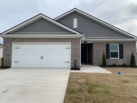 5347 Willow Oak Dr, Horn Lake, MS 38637