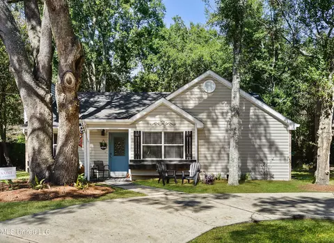 9300 Point Aux Chenes Rd, Ocean Springs, MS 39564