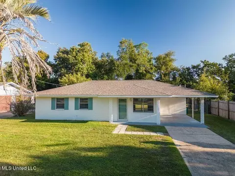 211 E 2nd St, Long Beach, MS 39560 photo 2