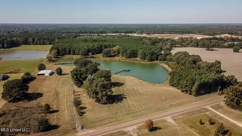 29743 Us-51, Como, MS 38619