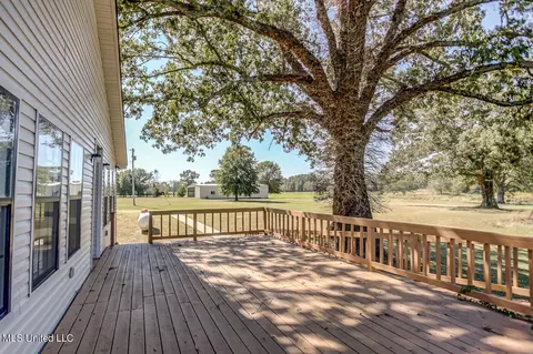 29743 Us-51, Como, MS 38619 photo 10